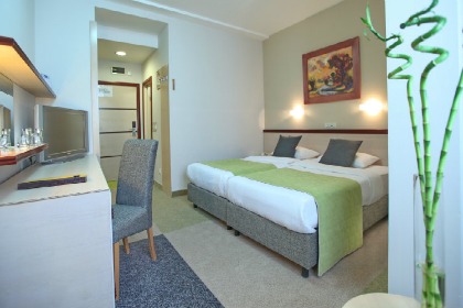 Hotel Mona